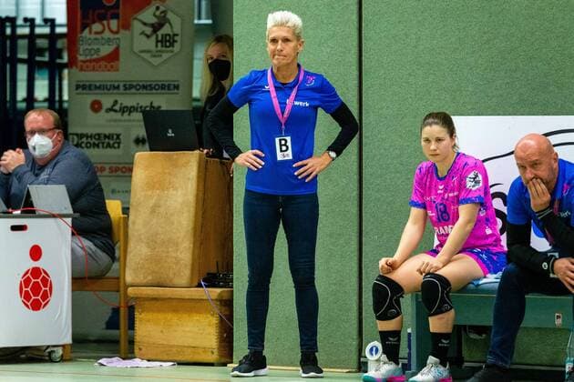 Edina Rott coach TuS Metzingen HSG Blomberg Lippe vs TuS Metzingen, handball, 1 Bundesliga women, 12 matchday, 15 01 2022 Blomberg Copyright: xEibner-Pressefotox xJanxStrohdiekx EP_JSK