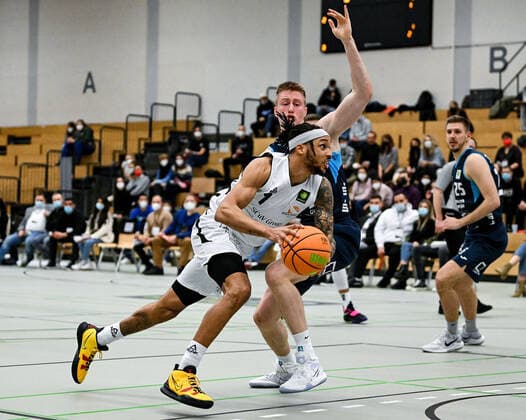 15 01 2022, xpsx, Basketball 2 Bundesliga Pro B, White Wings Hanau Dresden Titans v l Dewrell Tisdale jr Hanau , Arne Wendler Dresden Hanau Hessen Germany DEU