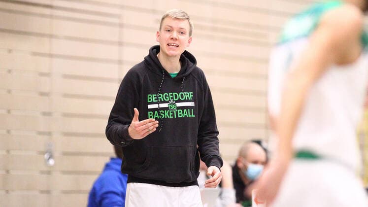 Basketball, 1 Regionalliga Nord, 16 Matchday, TSG Bergedorf Stargazers Rot Weiss Cuxhaven Baskets 76 63 , TSG coach Björn Fock Neuallermöhe Hamburg