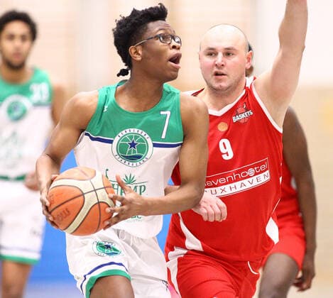 Basketball, 1 Regionalliga Nord, 16 Spieltag, TSG Bergedorf Stargazers Rot Weiss Cuxhaven Baskets 76 63 , Davis Charmlash TSG, l , Andreas Hasenkamm Neuallermöhe Hamburg