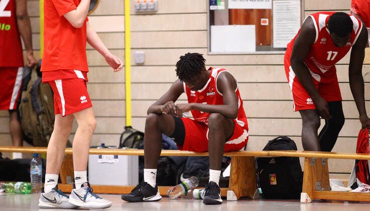 Basketball, 1 Regionalliga Nord, 16 Spieltag, TSG Bergedorf Stargazers Rot Weiss Cuxhaven Baskets 76 63 , Lukunga Kalongi Cuxhaven, M Frustration after game Neuallermöhe Hamburg