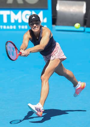 Angelique Kerber GER during a training session, training, coach, coach Tennis Australian Open 2022 Grand Slam Melbourne Park Melbourne Victoria Australia 16 January 2022 Copyright: xJuergenxHasenkopfx