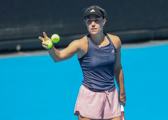 Angelique Kerber GER during a training session, training, coach, coach Tennis Australian Open 2022 Grand Slam Melbourne Park Melbourne Victoria Australia 16 January 2022 Copyright: xJuergenxHasenkopfx