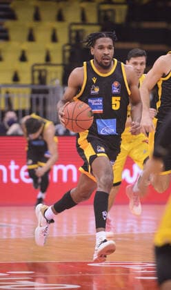 Justin Simon 5 Riesen Ludwigsburg during the game EWE Baskets Oldenburg vs MHP Riesen Ludwigsburg Basketball, easyCredit BBL, season 2021 2022, matchday 16, 15 01 2022 Copyright xErikxHillmer EIBNERx EP EHR EWE Baskets Oldenburg vs MHP Riesen Ludwigsburg Basketball, easyCredit BBL, season 2021 2022, matchday 16, 15 01 2022 Oldenburg Copyright: xErikxHillmer EIBNERx EP_EHR