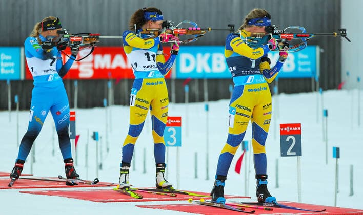 Bilder des Jahres 2022, Sport 01 Januar Sport Themen der Woche KW02 Sport Bilder des Tages BIATHLON - IBU WC Ruhpolding RUHPOLDING,GERMANY,16.JAN.22 - BIATHLON - IBU World Cup, 10km pursuit, ladies. Image shows Anais Bescond (FRA), Hanna Oeberg and Elvira Oeberg (SWE).  GEPAxpictures xThomasxBachun