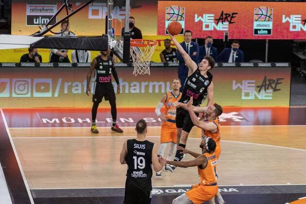 Martynas SAJUS Medi Bayreuth, 19 Kay BRUHNKE Medi Bayreuth, 9 Sacar ANIM Medi Bayreuth, 2 , Ratiopharm Ulm vs Medi Bayreuth, Basketball, Basketball Bundesliga, 17 Spieltag, 2021 2022, 16 01 2021, Ratiopharm Ulm vs Medi Bayreuth, Basketball, Basketball Bundesliga, 17 Spieltag, 2021 2022, 16 01 2021 Neu Ulm Copyright: xEibner-Pressefotox EP_FMR