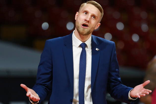 Coach Tuomas Iisalo Bonn gestures Basketball BBL FC Bayern München Telekom Baskets Bonn at the Audi Dome on 16 01 2022 PHOTO Mladen Lackovic LakoPress