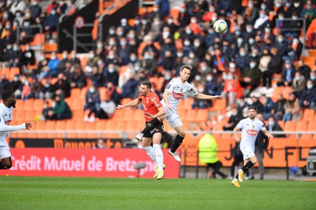 Manceau Vincent (Angers) - Boisgard Quentin (FC Lorient) FOOTBALL : Lorient vs Angers - Ligue 1 - 16 01 2022 Pano92 Panoramic 