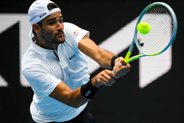 TENNIS AUSTRALIAN OPEN, Matteo Berrettini of Italy plays a shot during his first Round Men s singles match against Brandon Nakashima of the United States on Day 1 of the Australian Open, at Melbourne Park, in Melbourne, Monday, January 17, 2022. ( NO ARCHIVING, EDITORIAL USE ONLY, NO USE IN BOOKS WITHOUT CONSENT MELBOURNE VIC AUSTRALIA  Copyright: xDEANxLEWINSx 20220117001614110049