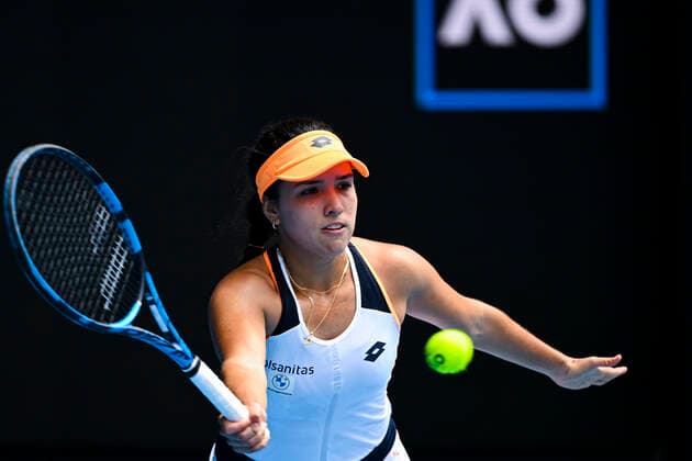TENNIS AUSTRALIAN OPEN, Camila Osorio of Colombia plays a shot during her first Round Women s singles match against Naomi Osaka of Japan on Day 1 of the Australian Open, at Melbourne Park, in Melbourne, Monday, January 17, 2022. ( NO ARCHIVING, EDITORIAL USE ONLY, NO USE IN BOOKS WITHOUT CONSENT MELBOURNE VIC AUSTRALIA  Copyright: xDAVExHUNTx 20220117001614112937