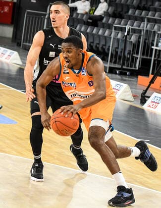 GER, BBL, ratiopharm ulm vs medi Bayreuth 16 01 2022, ratiopharm arena, New Ulm, GER, BBL, ratiopharm ulm vs medi Bayreuth, pictured Philip Jalalpoor Bayreuth, 7 , Semaj Christon Ulm, 0 nordphotoxGmbHx xHafner nph00200