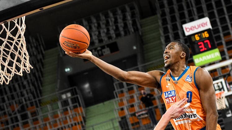 GER, BBL, ratiopharm ulm vs medi Bayreuth 16 01 2022, ratiopharm arena, New Ulm, GER, BBL, ratiopharm ulm vs medi Bayreuth, pictured Semaj Christon Ulm, 0 goes to the basket nordphotoxGmbHx xHafner nph00200