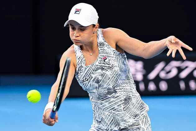 TENNIS AUSTRALIAN OPEN, Ashleigh Barty of Australia plays a shot during her first Round Women s singles match against Lesia Tsurenko of Ukraine on Day 1 of the Australian Open, at Melbourne Park, in Melbourne, Monday, January 17, 2022. ( NO ARCHIVING, EDITORIAL USE ONLY, NO USE IN BOOKS WITHOUT CONSENT MELBOURNE VIC AUSTRALIA  Copyright: xDAVExHUNTx 20220117001614159791