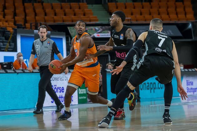 16 01 22, Neu Ulm, Germany, ratiopharm Arena, ratiopharm ulm vs medi Bayreuth Basketball Bundesliga, Semaj Christon ratiopharm ulm , Sacar Anim medi Bayreuth and Philip Jalalpoor medi Bayreuth in duel Photo H Langer Neu Ulm ratiopharm Arena Bayern Germany  541_ULMED20220116_074 Langer-541