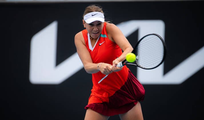 January 17, 2022, MELBOURNE, AUSTRALIA: Amanda Anisimova of the United States in action during the first round of the 2022 Australian Open Grand Slam tennis tournament against Arianne Hartono of the Netherlands MELBOURNE AUSTRALIA - ZUMAa181 20220117_zaa_a181_035 Copyright: xRobxPrangex