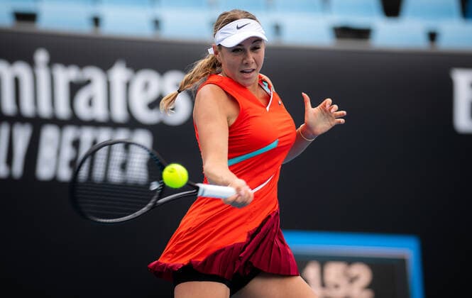 January 17, 2022, MELBOURNE, AUSTRALIA: Amanda Anisimova of the United States in action during the first round of the 2022 Australian Open Grand Slam tennis tournament against Arianne Hartono of the Netherlands MELBOURNE AUSTRALIA - ZUMAa181 20220117_zaa_a181_051 Copyright: xRobxPrangex