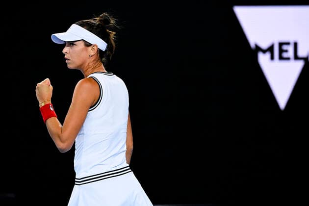 TENNIS AUSTRALIAN OPEN, Ajla Tomljanovic of Australia reacts during her first Round Women s singles match against Paula Badosa of Spain on Day 1 of the Australian Open, at Melbourne Park, in Melbourne, Monday, January 17, 2022. ( NO ARCHIVING, EDITORIAL USE ONLY, NO USE IN BOOKS WITHOUT CONSENT MELBOURNE VIC AUSTRALIA  Copyright: xDEANxLEWINSx 20220117001614194530