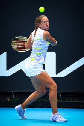 Diane Parry WTA, Tennis Damen 117) pictured in action during a game between French Parry and Ukrainian Kostyuk at the Australian Open Grand Slam tennis tournament, Monday 17 January 2022 in Melbourne Park, Melbourne, Australia. Kostyuk won the game 6-1 7-6 (7-2). The 2022 edition of the Australian Grand Slam takes place from January 17th to January 30th. PATRICKxHAMILTON  x3464929x