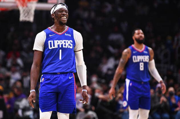LOS ANGELES, CA - JANUARY 17: Los Angeles Clippers Guard Reggie Jackson (1) celebrates during a NBA, Basketball Herren, USA game between the Indiana Pacers and the Los Angeles Clippers on January 17, 2022 at Crypto.com Arena in Los Angeles, CA. (Photo by Brian Rothmuller Icon Sportswire) NBA: JAN 17 Pacers at Clippers Icon220117029
