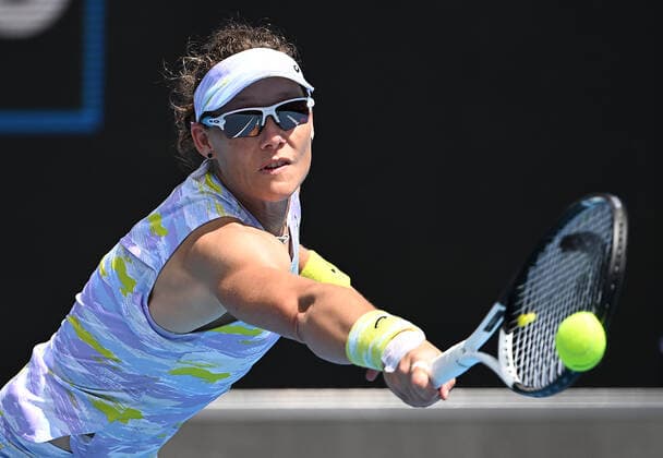TENNIS AUSTRALIAN OPEN, Samantha Stosur of Australia during her first round match against Robin Anderson of the USA on Day 2 of the Australian Open, at Melbourne Park, in Melbourne, Tuesday, January 18, 2022. ( NO ARCHIVING, EDITORIAL USE ONLY, NO USE IN BOOKS WITHOUT CONSENT MELBOURNE VIC AUSTRALIA  Copyright: xDAVExHUNTx 20220118001614354203