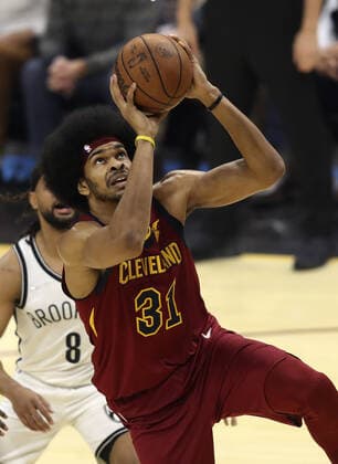 Cleveland Cavaliers Jarrett Allen (31) goes up for a shot against the Brooklyn Nets Blake at Rocket Mortgage Field House in Cleveland, Ohio on Monday, January 17, 2022.  CLE20220117125 AARONxJOSEFCZYK