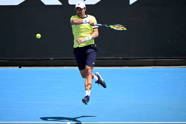 TENNIS AUSTRALIAN OPEN, Steve Johnson of the USA returns during his first round Men?s singles match against Jordan Thompson of Australia on Day 2 of the Australian Open, at Melbourne Park, in Melbourne, Tuesday, January 18, 2022. ( NO ARCHIVING, EDITORIAL USE ONLY, NO USE IN BOOKS WITHOUT CONSENT MELBOURNE VIC AUSTRALIA  Copyright: xDAVExHUNTx 20220118001614371789