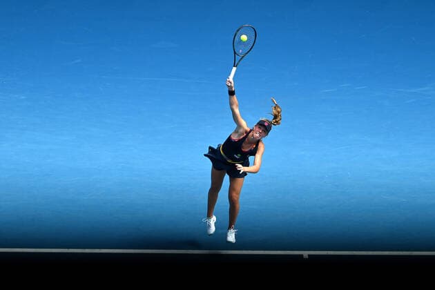 TENNIS AUSTRALIAN OPEN, Magdalena Frech of Poland serves during her first round Women?s singles match against Simona Halep of Romania on Day 2 of the Australian Open, at Melbourne Park, in Melbourne, Tuesday, January 18, 2022. ( NO ARCHIVING, EDITORIAL USE ONLY, NO USE IN BOOKS WITHOUT CONSENT MELBOURNE VIC AUSTRALIA  Copyright: xJOELxCARRETTx 20220118001614384679