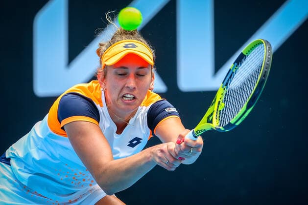 Belgian Elise Mertens WTA, Tennis Damen 21) pictured in action at a tennis match between Belgian Mertens and Russian Zvonareva, in the first round of the women s singles at the Australian Open Grand Slam tennis tournament, Tuesday 18 January 2022 in Melbourne Park, Melbourne, Australia. The 2022 edition of the Australian Grand Slam takes place from January 17th to January 30th. PATRICKxHAMILTON  x3480403x