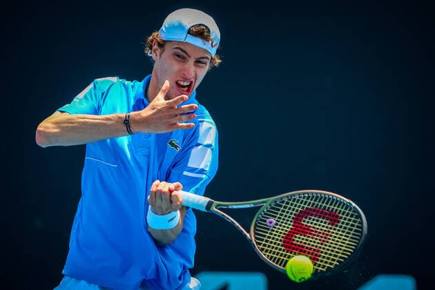 French Ugo Humbert ATP, Tennis Herren 31) pictured in action at a men s first round game between French Gasquet and Humbert at the Australian Open Grand Slam tennis tournament, Tuesday 18 January 2022 in Melbourne Park, Melbourne, Australia. The 2022 edition of the Australian Grand Slam takes place from January 17th to January 30th. PATRICKxHAMILTON  x3480434x