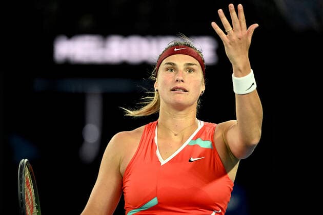 TENNIS AUSTRALIAN OPEN, Aryna Sabelenka of Belarus gestures to the crowd during her first round Women?s singles match against Storm Sanders of Australia on Day 2 of the Australian Open, at Melbourne Park, in Melbourne, Tuesday, January 18, 2022. ( NO ARCHIVING, EDITORIAL USE ONLY, NO USE IN BOOKS WITHOUT CONSENT MELBOURNE VIC AUSTRALIA  Copyright: xDEANxLEWINSx 20220118001614415116