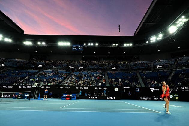 TENNIS AUSTRALIAN OPEN, Aryna Sabelenka of Belarus plays a shot during her first round Women?s singles match against Storm Sanders of Australia on Day 2 of the Australian Open, at Melbourne Park, in Melbourne, Tuesday, January 18, 2022. ( NO ARCHIVING, EDITORIAL USE ONLY, NO USE IN BOOKS WITHOUT CONSENT MELBOURNE VIC AUSTRALIA  Copyright: xDEANxLEWINSx 20220118001614415895