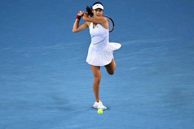 Mandatory Credit: Photo by James Gourley Shutterstock (12763707ht) Emma Raducanu during her first round match Australian Open, Day Two, Tennis, Melbourne Park, Melbourne, Australia - 18 Jan 2022 Australian Open, Day Two, Tennis, Melbourne Park, Melbourne, Australia - 18 Jan 2022  Copyright: xJamesxGourley Shutterstockx 12763707ht