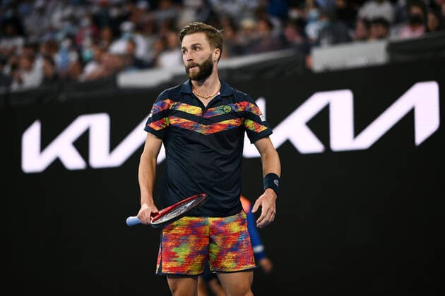 Mandatory Credit: Photo by James Gourley Shutterstock (12763707ik) Liam Broady during his first round match Australian Open, Day Two, Tennis, Melbourne Park, Melbourne, Australia - 18 Jan 2022 Australian Open, Day Two, Tennis, Melbourne Park, Melbourne, Australia - 18 Jan 2022 Copyright: xJamesxGourley Shutterstockx 12763707ik