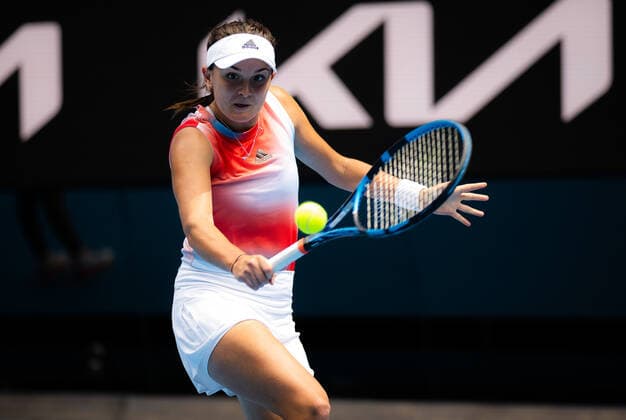 January 18, 2022, MELBOURNE, AUSTRALIA: Clara Burel of France in action during the first round of the 2022 Australian Open Grand Slam tennis tournament against Garbine Muguruza of Spain MELBOURNE AUSTRALIA - ZUMAa181 20220118_zaa_a181_194 Copyright: xRobxPrangex