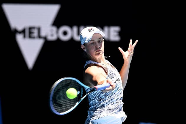 TENNIS AUSTRALIAN OPEN, Ashleigh Barty of Australia plays a shot during her second round Women?s singles match against Lucia Bronzetti of Italy on Day 3 of the Australian Open, at Melbourne Park, in Melbourne, Wednesday, January 19, 2022. ( NO ARCHIVING, EDITORIAL USE ONLY, NO USE IN BOOKS WITHOUT CONSENT MELBOURNE VIC AUSTRALIA  Copyright: xDAVExHUNTx 20220119001614626209