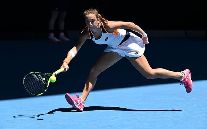 Mandatory Credit: Photo by James Gourley Shutterstock (12763717bc) Lucia Bronzetti in second round action Australian Open, Day Three, Tennis, Melbourne Park, Melbourne, Australia - 19 Jan 2022 Australian Open, Day Three, Tennis, Melbourne Park, Melbourne, Australia - 19 Jan 2022 Copyright: xJamesxGourley Shutterstockx 12763717bc