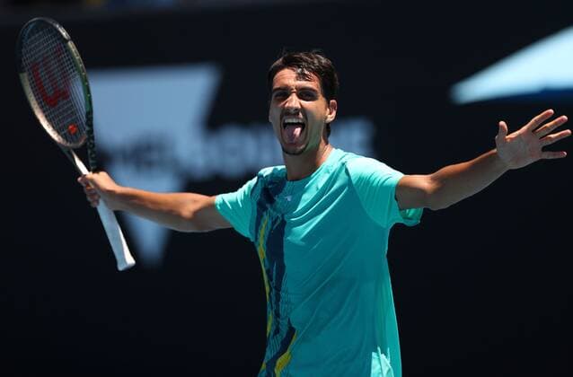 Mandatory Credit: Photo by Ella Ling Shutterstock (12763715bc) Lorenzo Sonego celebrates his second round win Australian Open, Day Three, Tennis, Melbourne Park, Melbourne, Australia - 19 Jan 2022 Australian Open, Day Three, Tennis, Melbourne Park, Melbourne, Australia - 19 Jan 2022 Copyright: xEllaxLing Shutterstockx 12763715bc