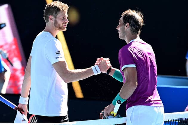 Sport Bilder des Tages TENNIS AUSTRALIAN OPEN, Rafael Nadal of Spain (right) shakes hands with Yannick Hanfmann of Germany following their second round Men?s singles match againston Day 3 of the Australian Open, at Melbourne Park, in Melbourne, Wednesday, January 19, 2022. ( NO ARCHIVING, EDITORIAL USE ONLY, NO USE IN BOOKS WITHOUT CONSENT MELBOURNE VIC AUSTRALIA  Copyright: xDAVExHUNTx 20220119001614655266