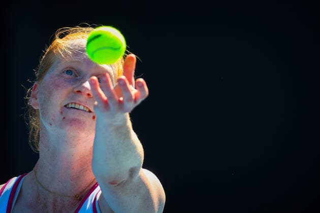 Alison Van Uytvanck WTA, Tennis Damen 56) pictured in action at a tennis match between Belgian Van Uytvanck and Chinese Wang, in the second round of the women s singles at the Australian Open Grand Slam tennis tournament, Wednesday 19 January 2022 in Melbourne Park, Melbourne, Australia. The 2022 edition of the Australian Grand Slam takes place from January 17th to January 30th. PATRICKxHAMILTON  x3703532x