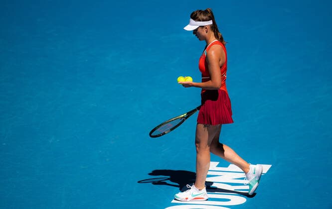 January 19, 2022, MELBOURNE, AUSTRALIA: Elina Svitolina of Ukraine in action during the second round of the 2022 Australian Open Grand Slam tennis tournament against Harmony Tan of France MELBOURNE AUSTRALIA - ZUMAa181 20220119_zaa_a181_001 Copyright: xRobxPrangex