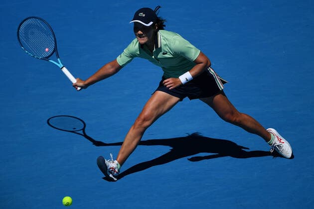 TENNIS AUSTRALIAN OPEN, Harmony Tan of France in action during their womens singles match against Elina Svitolina of Ukraine on Day three of the Australian Open, at Melbourne Park, in Melbourne, Wednesday, January 19, 2022. ( NO ARCHIVING, EDITORIAL USE ONLY, NO USE IN BOOKS WITHOUT CONSENT MELBOURNE VIC AUSTRALIA  Copyright: xJAMESxROSSx 0148131808st