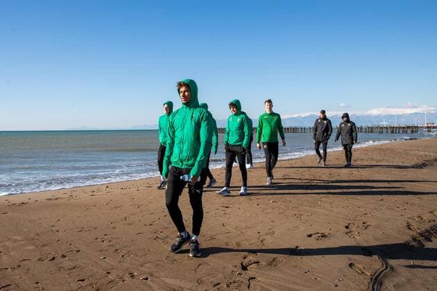 SOCCER - BL, Rapid, training camp BELEK,TURKEY,19.JAN.2022 - SOCCER - ADMIRAL Bundesliga, SK Rapid Wien, training camp. Image shows Emanuel Aiwu and players of Rapid.  GEPAxpictures xPhilippxBrem