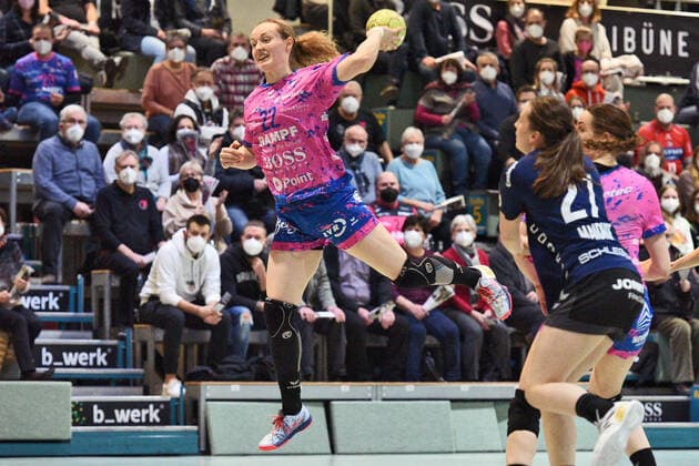 Maren Weigel TusSies Metzingen 22 TusSies Metzingen vs SG BBM Bietigheim Handball, HBF, 13 league match, 2021 2022 season , 19 01 2022 TusSies Metzingen vs SG BBM Bietigheim Handball, HBF, 13 league match, 2021 2022 season , 19 01 2022 Metzingen Copyright: xEibner-Pressefotox EP_TBR
