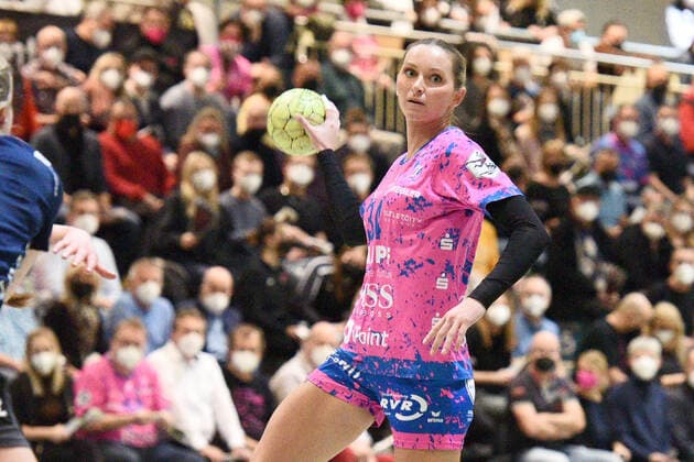 Silje Brons Petersen TusSies Metzingen 34 TusSies Metzingen vs SG BBM Bietigheim Handball, HBF, 13 league match, 2021 2022 season , 19 01 2022 TusSies Metzingen vs SG BBM Bietigheim Handball, HBF, 13 league match, 2021 2022 season , 19 01 2022 Metzingen Copyright: xEibner-Pressefotox EP_TBR