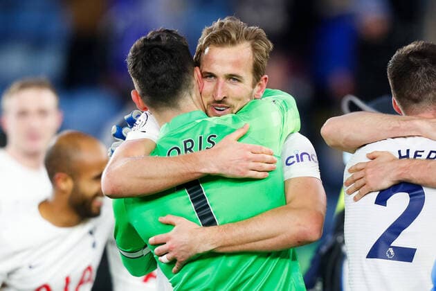 19th January 2022: King Power Stadium, Leicester, Leicestershire, England; Premier League Football, Leicester City versus Tottenham Hotspur; Harry Kane and Hugo Lloris of Tottenham Hotspur after the final whistle  ActionPlus12357618 GrahamxWilson