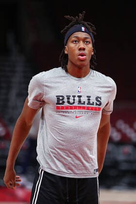CHICAGO, IL - JANUARY 19:Chicago Bulls Guard Ayo Dosunmu (12) looks on before a NBA, Basketball Herren, USA game between the Cleveland Cavaliers and the Chicago Bulls on January 19, 2022 at the United Center in Chicago, IL. (Photo by Melissa Tamez Icon Sportswire) NBA: JAN 19 Cavaliers at Bulls Icon22011903