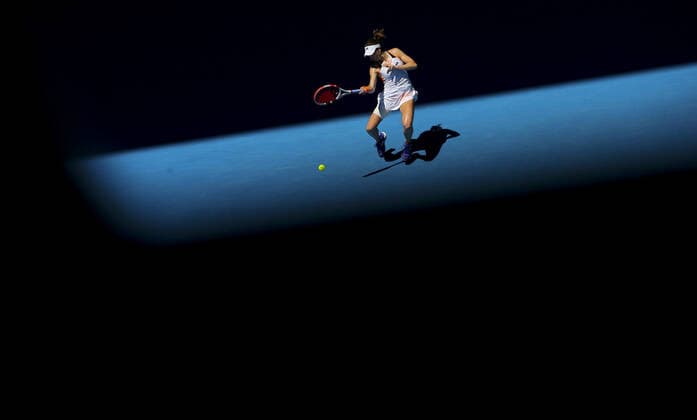 Mandatory Credit: Photo by Ella Ling Shutterstock (12765065n) Alizé Cornet in second round action Australian Open, Day Four, Tennis, Melbourne Park, Melbourne, Australia - 20 Jan 2022 Australian Open, Day Four, Tennis, Melbourne Park, Melbourne, Australia - 20 Jan 2022 Copyright: xEllaxLing Shutterstockx 12765065n
