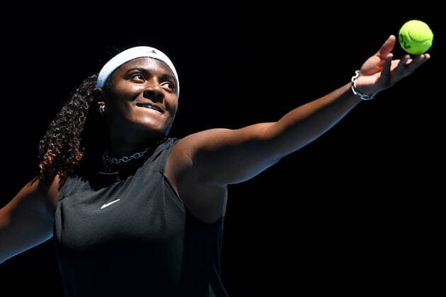 TENNIS AUSTRALIAN OPEN, Hailey Baptiste of the USA serves during her second round Women?s singles match against Maddison Inglis of Australia on day 4 of the Australian Open at Melbourne Park in Melbourne, Thursday, January 20, 2022. ( NO ARCHIVING, EDITORIAL USE ONLY, NO USE IN BOOKS WITHOUT CONSENT MELBOURNE VICTORIA AUSTRALIA  Copyright: xJOELxCARRETTx 20220120001615027985