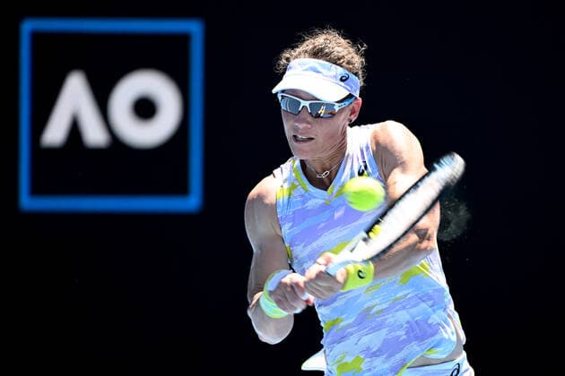 TENNIS AUSTRALIAN OPEN, Samantha Stosur of Australia plays a shot during her second round Women?s singles match against Anastasia Pavlyuchenkova of Russia on day 4 of the Australian Open at Melbourne Park in Melbourne, Thursday, January 20, 2022. ( NO ARCHIVING, EDITORIAL USE ONLY, NO USE IN BOOKS WITHOUT CONSENT MELBOURNE VICTORIA AUSTRALIA  Copyright: xDAVExHUNTx 20220120001615084618