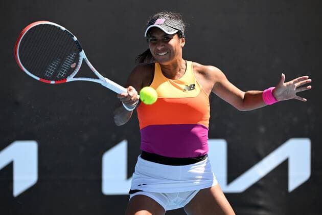Mandatory Credit: Photo by James Gourley Shutterstock (12765058dr) Heather Watson during her second round match Australian Open, Day Four, Tennis, Melbourne Park, Melbourne, Australia - 20 Jan 2022 Australian Open, Day Four, Tennis, Melbourne Park, Melbourne, Australia - 20 Jan 2022 Copyright: xJamesxGourley Shutterstockx 12765058dr